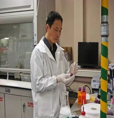 微生物科技点亮盐碱地新生——宁夏日报报道我校杨国平教授团队治理成果